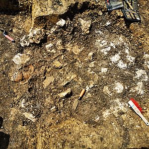 Archäologische Untersuchung - Kindergrab ca. 3.000 Jahre alt